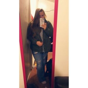 Meet your Posher, Leah